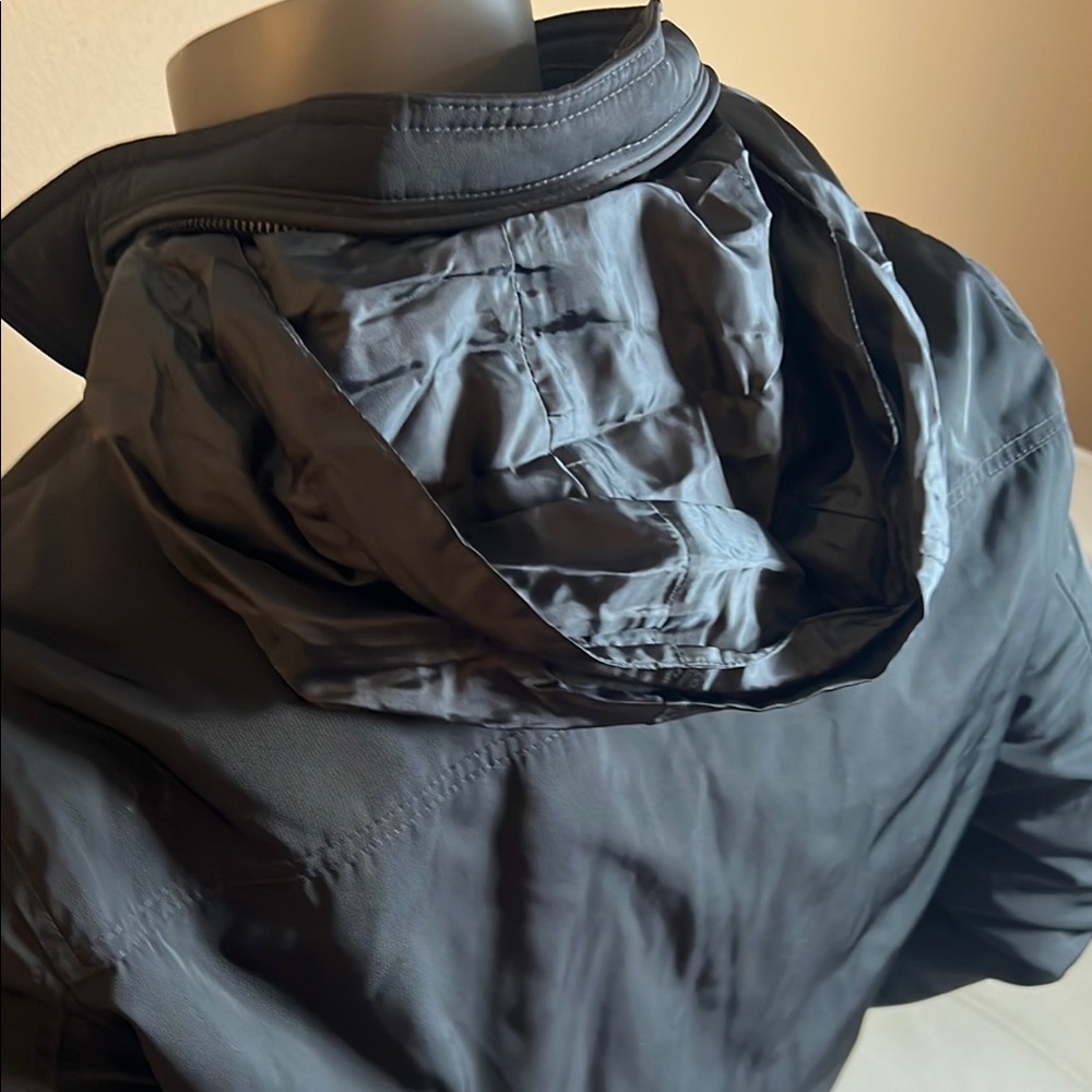 Tommy Hilfiger Men’s Black Bomber Jacket with Hidden Hood Size Large - Picture 8 of 16